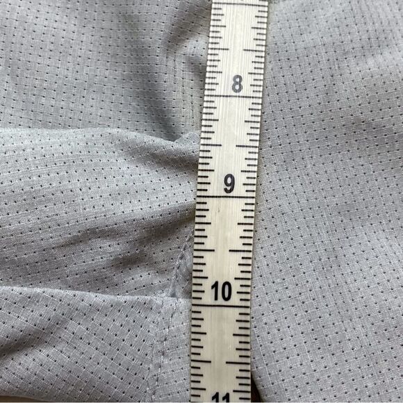 Three Sixty Six Light Gray Shorts Size 28 - Picture 9 of 10